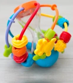 Playgro Speel En Leerbal - Grijp- En Bijtspeelgoed - Klikklak Geluiden - Spiegeltje - Kralen - Cilinder Met Rattelende Ballen -Baby Peuter Winkel 1061x1200 5