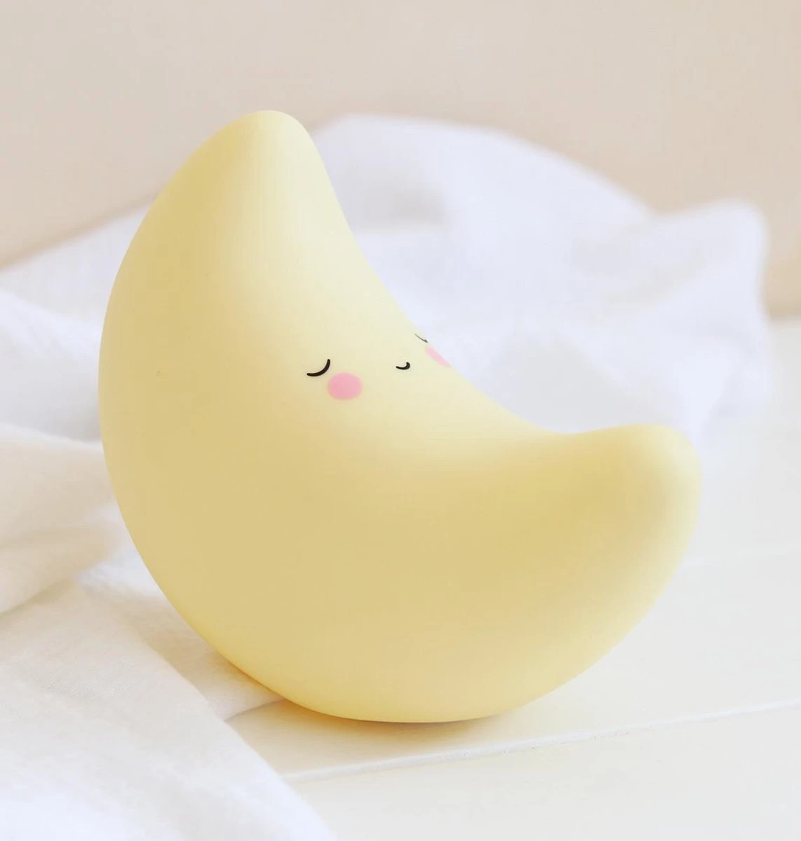 Lampje Kinderkamer / Kinderlampje: Maan | A Little Lovely Company 5 Lampje Kinderkamer / Kinderlampje: Maan | A Little Lovely Company - Afbeelding 3