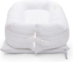 DockAtot (voormalig Sleepyhead) Babynestje Deluxe+ Pristline White 19 DockAtot (voormalig Sleepyhead) Babynestje Deluxe+ Pristline White -Baby Peuter Winkel 1200x1018 2