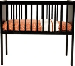Cabino Wieg / Co Sleeper Floris Dicht 40 X 80 Cm - Zwart 7 Cabino Wieg / Co Sleeper Floris Dicht 40 X 80 Cm - Zwart -Baby Peuter Winkel 1200x1054 2