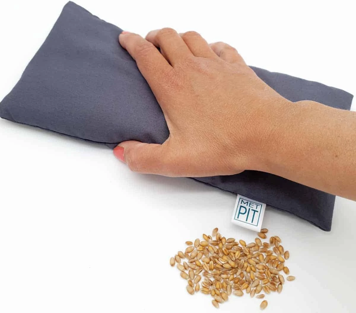 Kruik Baby Met Pit! – NIEUW MODEL Hoes Is Wasbaar – Veilige Tarwe Kruik - Made In NL/BE – Magnetron èn Vriezer - Antraciet 6 Kruik Baby Met Pit! – NIEUW MODEL Hoes Is Wasbaar – Veilige Tarwe Kruik - Made In NL/BE – Magnetron èn Vriezer - Antraciet - Afbeelding 4