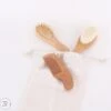 ZUZI ROSY® - Baby Borstel - Baby Verzorgingsset - 3 Stuks - Hout - Haarborstel En Kam - Kraamcadeau - Babyshower Gift - Incl. Opbergzakje 2 ZUZI ROSY® - Baby Borstel - Baby Verzorgingsset - 3 Stuks - Hout - Haarborstel En Kam - Kraamcadeau - Babyshower Gift - Incl. Opbergzakje -Baby Peuter Winkel 1200x1164