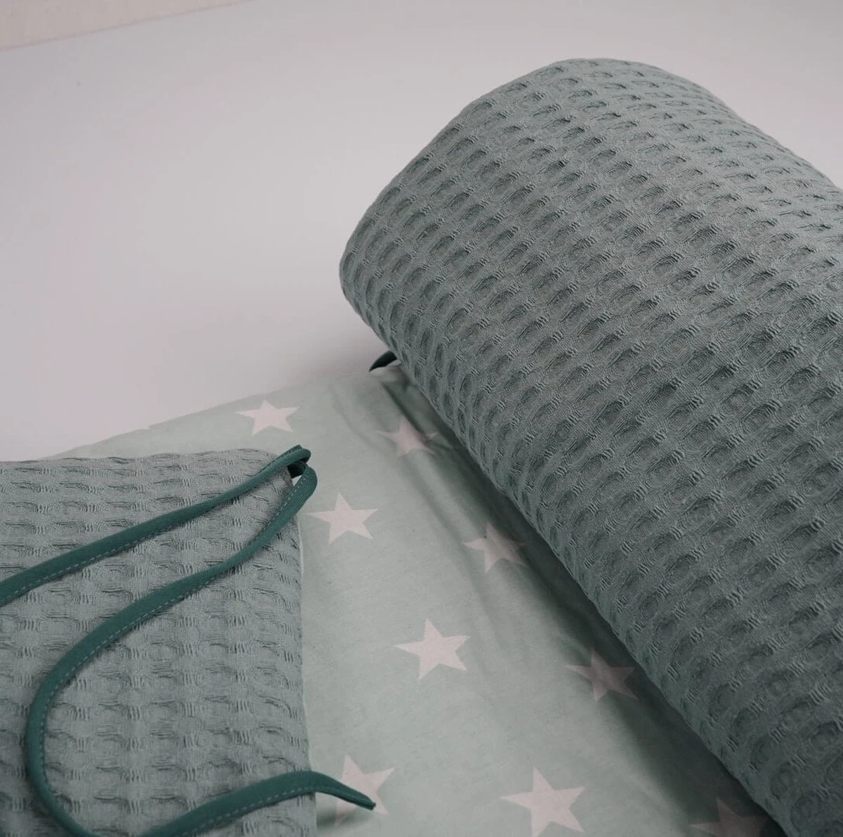 Bedomrander Monaco Groen Wafel Design - Bedbumper 5 Bedomrander Monaco Groen Wafel Design - Bedbumper - Afbeelding 3