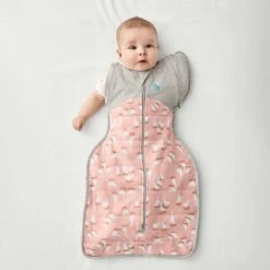 Love To Dream™ Swaddle Up™ Overgangsslaapzak – Medium 6 - 8,5 Kg – 2.5 TOG (16°C- 20°C) – Pink – Fase 2 Uitbakeren -Baby Peuter Winkel 1200x1200 1147