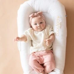 DockAtot (voormalig Sleepyhead) Babynestje Deluxe+ Pristline White 21 DockAtot (voormalig Sleepyhead) Babynestje Deluxe+ Pristline White -Baby Peuter Winkel 1200x1200 1228