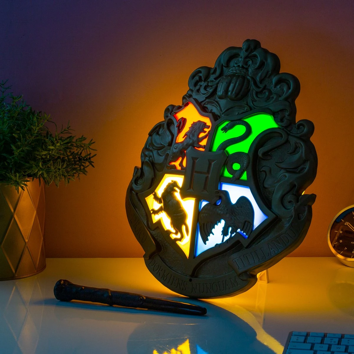 Paladone Harry Potter Hogwarts Crest Lamp 3 Paladone Harry Potter Hogwarts Crest Lamp