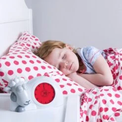 Zazu Sam Slaaptrainer - Met Nachtlamp Functie En Slaaptimers - Blauw / Wit -Baby Peuter Winkel 1200x1200 1746