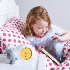 Zazu Sam Slaaptrainer - Met Nachtlamp Functie En Slaaptimers - Blauw / Wit -Baby Peuter Winkel 1200x1200 1747
