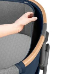 Maxi-Cosi Iora Co-Sleeper - Essential Blue -Baby Peuter Winkel 1200x1200 1971