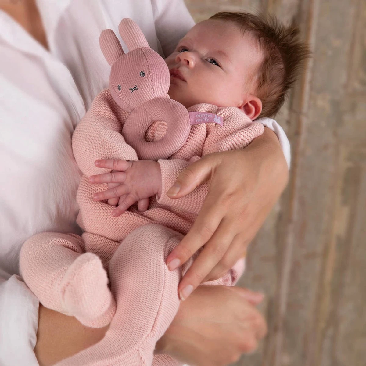 Nijntje - Rammelaar - Pink Baby Rib - 0+ Maanden 4 Nijntje - Rammelaar - Pink Baby Rib - 0+ Maanden - Afbeelding 2