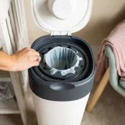 Tommee Tippee Twist & Click XL-luieremmer - Voor Maximaal 60 Luiers - Milieuvriendelijker Systeem - 1 Navulcassette - Duurzaam Geproduceerde Antibacteriële GREENFILM -Baby Peuter Winkel 1200x1200 586