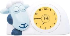 Zazu Sam Slaaptrainer - Met Nachtlamp Functie En Slaaptimers - Blauw / Wit -Baby Peuter Winkel 1200x619 2