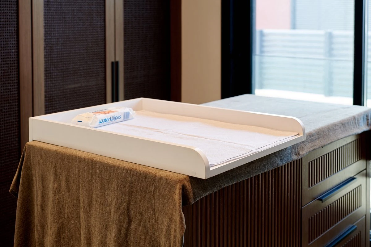 Saby© Universele Commode Bladvergroter - Geschikt Voor Alle Kasten - Wit - MDF 3 Saby© Universele Commode Bladvergroter - Geschikt Voor Alle Kasten - Wit - MDF