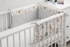 Sensillo Baby Bedbumper - Bedomrander - Anti Stootrand Ledikant - Bed Zijbeschermers - 180x30cm - Grijs Bosdiertjes
