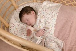 Little Dutch Ledikantdeken Flowers & Butterflies 9 Little Dutch Ledikantdeken Flowers & Butterflies -Baby Peuter Winkel 1200x800 272