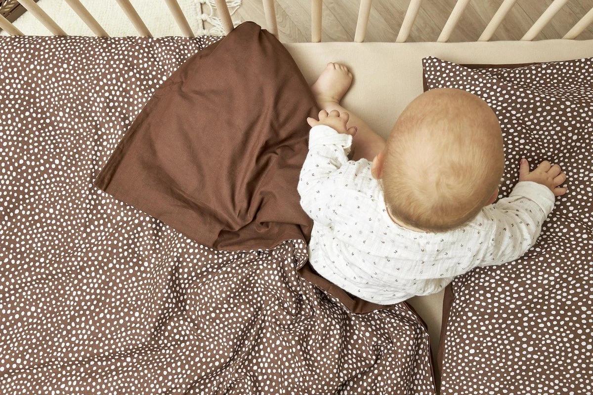 Meyco Cheetah/Uni Dekbedovertrek Ledikant - Chocolate - 100x135cm 4 Meyco Cheetah/Uni Dekbedovertrek Ledikant - Chocolate - 100x135cm - Afbeelding 2