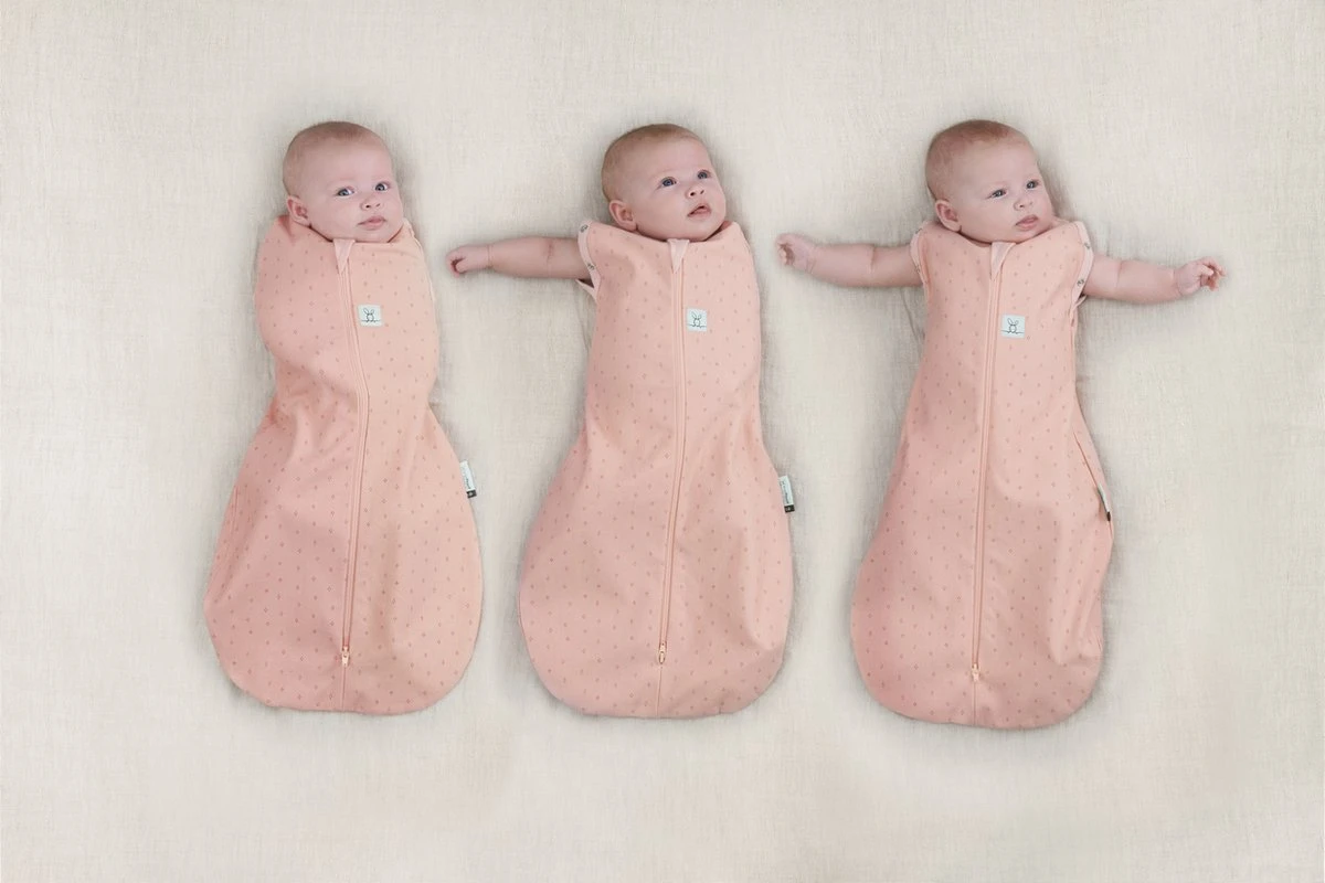 ErgoPouch Slaapzak Baby Cocoon Zomer - 0-3 Maanden - TOG 0.2 - Berries 11 ErgoPouch Slaapzak Baby Cocoon Zomer - 0-3 Maanden - TOG 0.2 - Berries - Afbeelding 9