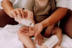 Naïf Verzachtende Babyolie - Baby En Kind - 100ml - Met Natuurlijke Ingrediënten 14 Naïf Verzachtende Babyolie - Baby En Kind - 100ml - Met Natuurlijke Ingrediënten -Baby Peuter Winkel 1200x801 2