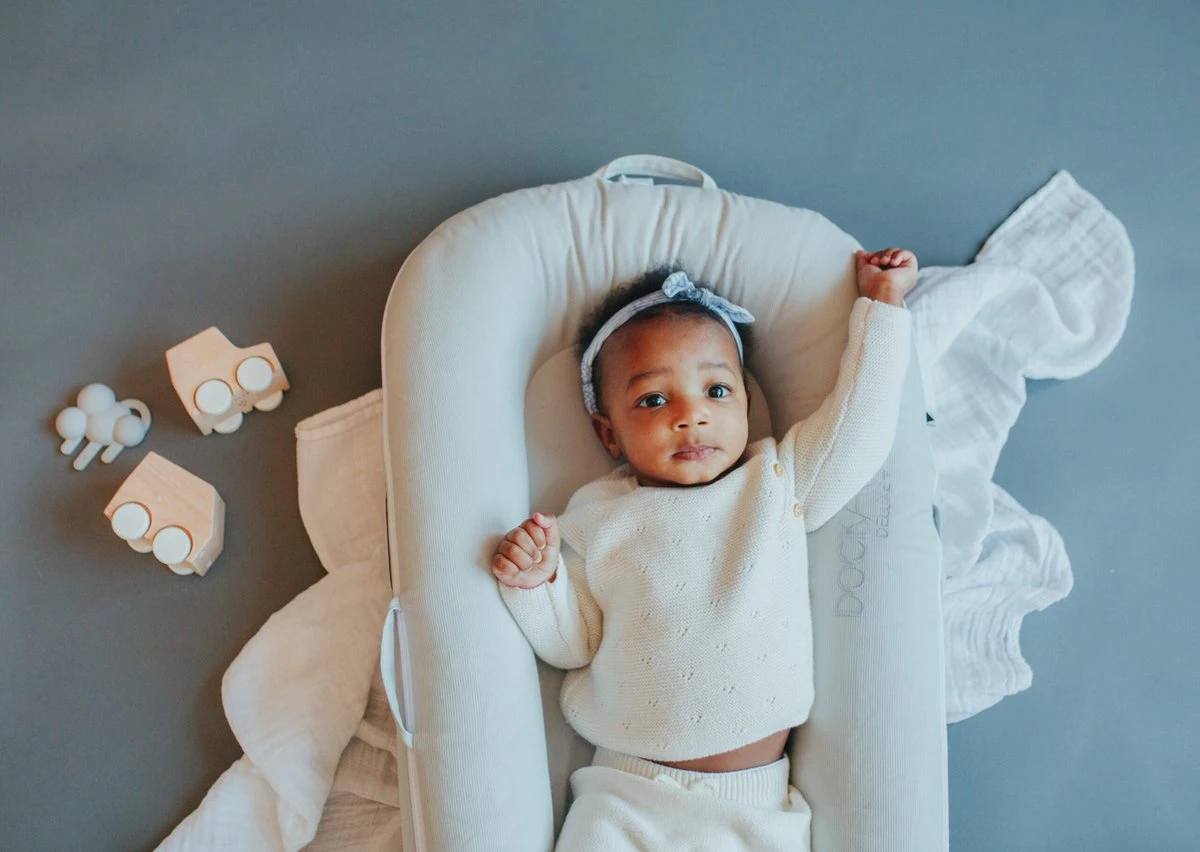 DockAtot Sleepyhead Deluxe+ Cloud Grey Grijs Babynestje - Ademend Materiaal - 0 Tot 8 Maanden 6 DockAtot Sleepyhead Deluxe+ Cloud Grey Grijs Babynestje - Ademend Materiaal - 0 Tot 8 Maanden - Afbeelding 4