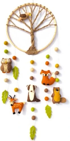 BeYoona Dreamcatcher - Dromenvanger Baby - Bosdiertjes - Kinderkamer - Wanddecoratie - Vilt - Fairmade