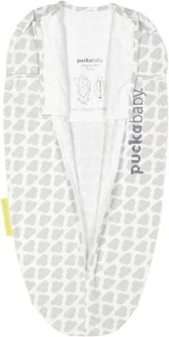 Puckababy Inbakerslaapzak Original Mini 3-6 Maanden - Sheep Clouds -Baby Peuter Winkel 604x1200