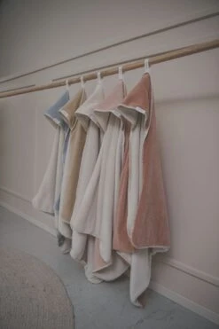 Koeka Omslagdoek Teddy Oddi - Roze - 100x100cm -Baby Peuter Winkel 799x1200 47