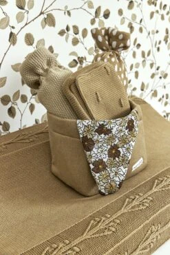 Meyco Commodemand Medium Knit Basic - Taupe - 26x19xh16cm -Baby Peuter Winkel 800x1200 325