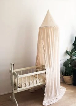 By Baboo Klamboe Baby 245cm - Crème - Katoen - Pompons -Baby Peuter Winkel 864x1200 3